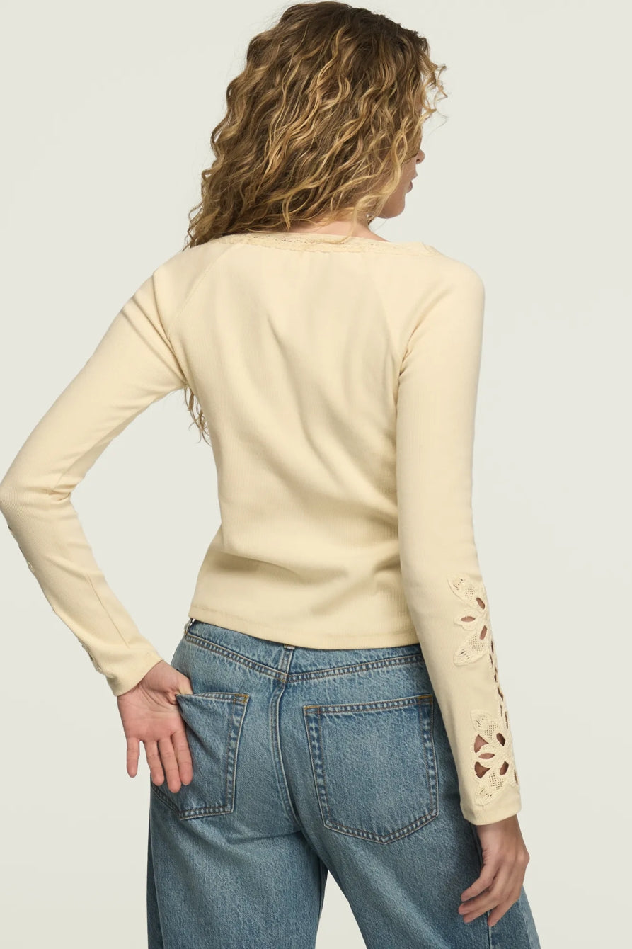 [162137-100] WOMENS LUCKY BRAND LACE NOTCH NECK FITTED TOP - CREAM – product view 3