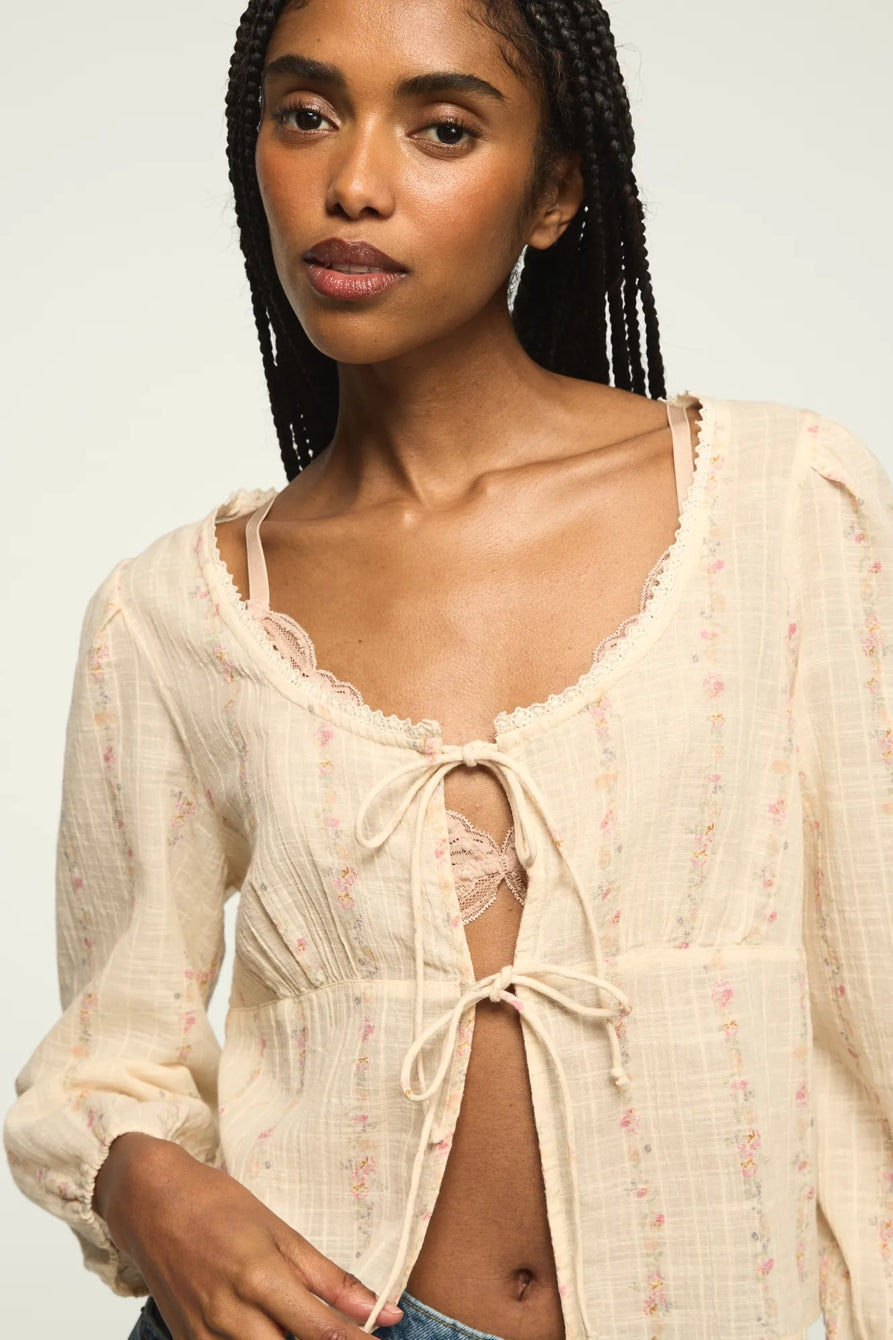 [162270-100] WOMENS LUCKY BRAND FESTIVAL CUTWORK FLYAWAY BLOUSE – product view 2