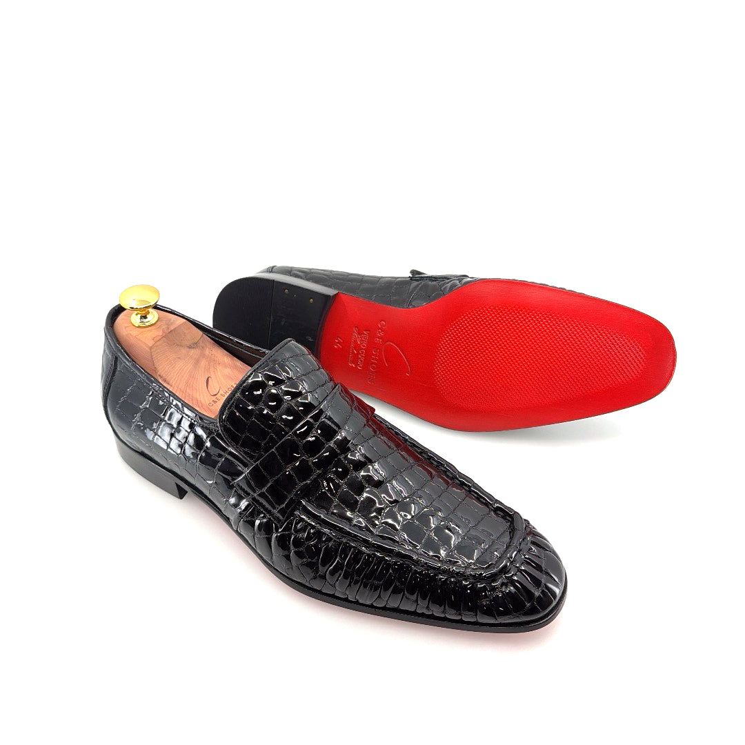 C&E Fashions  C Collection Crocodile Leather Loafer - Black – product view 9