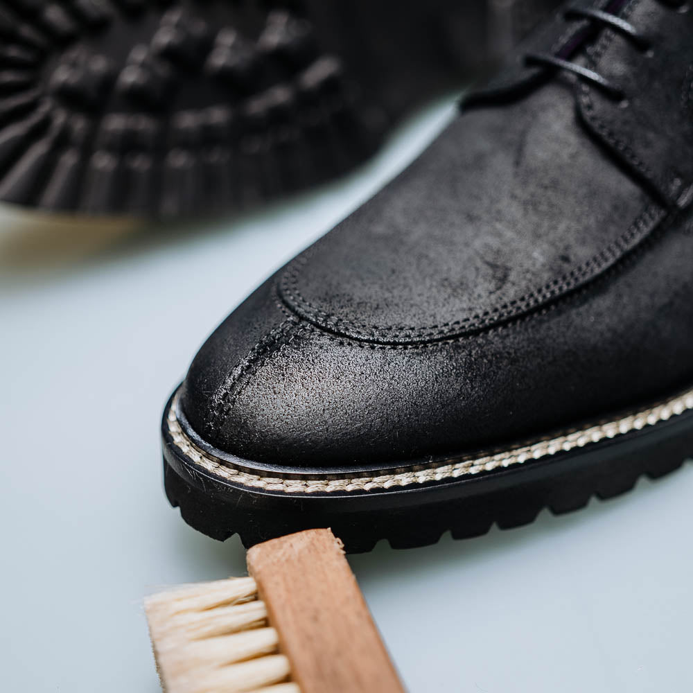 Zelli Italia Men's 26-224-BLK CAMPO Sueded Goatskin Lace Up with Wax Finish, Black
