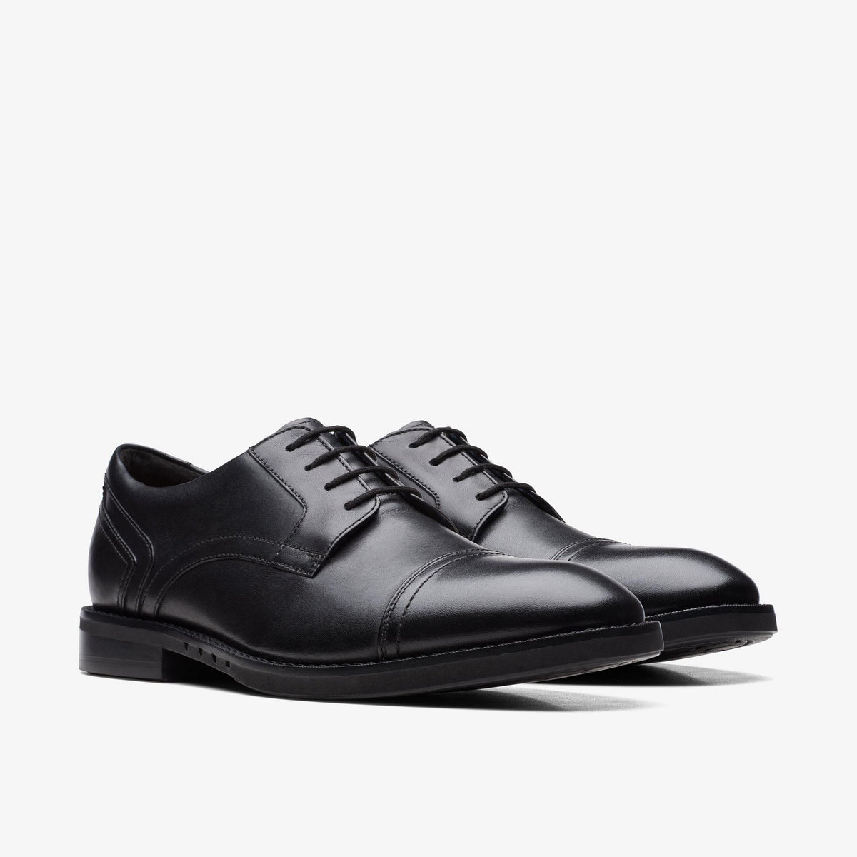 Clarks Un Hugh Cap Men's Black Leather 26172836 — sole view