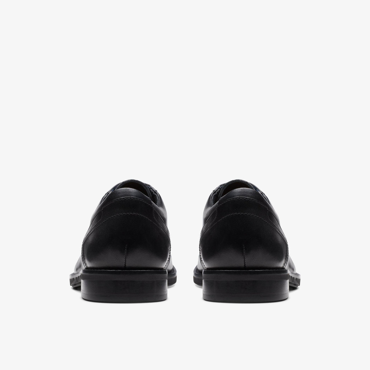 Clarks Un Hugh Cap Men's Black Leather 26172836 — detail view