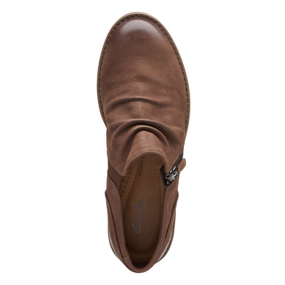 Clarks Camzin Pace Women's Taupe Nubuck 26175189 — top view
