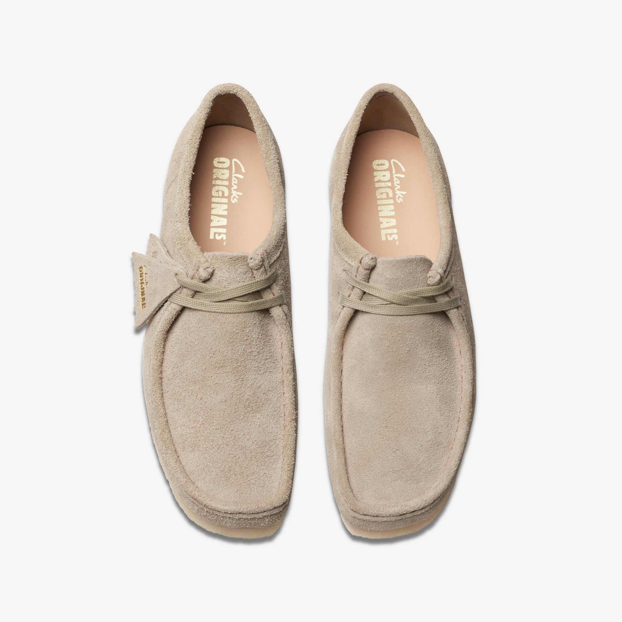 [26175711] Mens CLARKS WALLABEE - PALE GREY