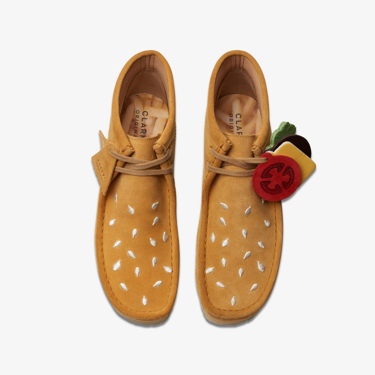 Clarks Originals Wallabee Boot VandyThePink Burger Men's Tan Embroidery 26175940 — top view