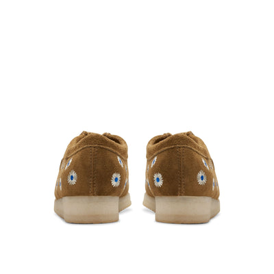 [26176529] WOMENS CLARKS WALLABEE DARK OLIVE EMB