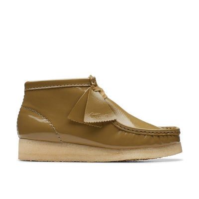 Clarks Originals Wallabee Boot Women's Dark Olive Patent Leather 26176554