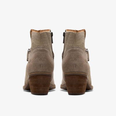 [26179802] WOMENS CLARKS NEVA BUCKLE