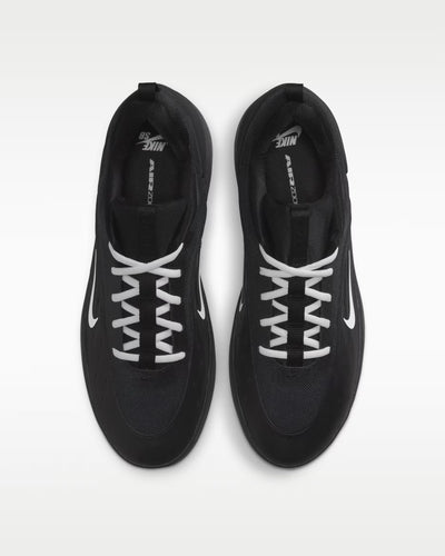 Nike SB Zoom Nyjah 4 - Black/White
