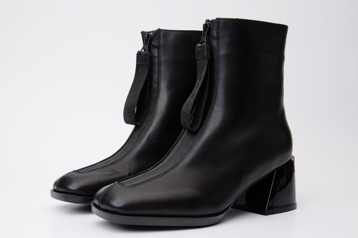 Vinci Leather The Tackle Black Leather Block Heel Women Boot – product view 2