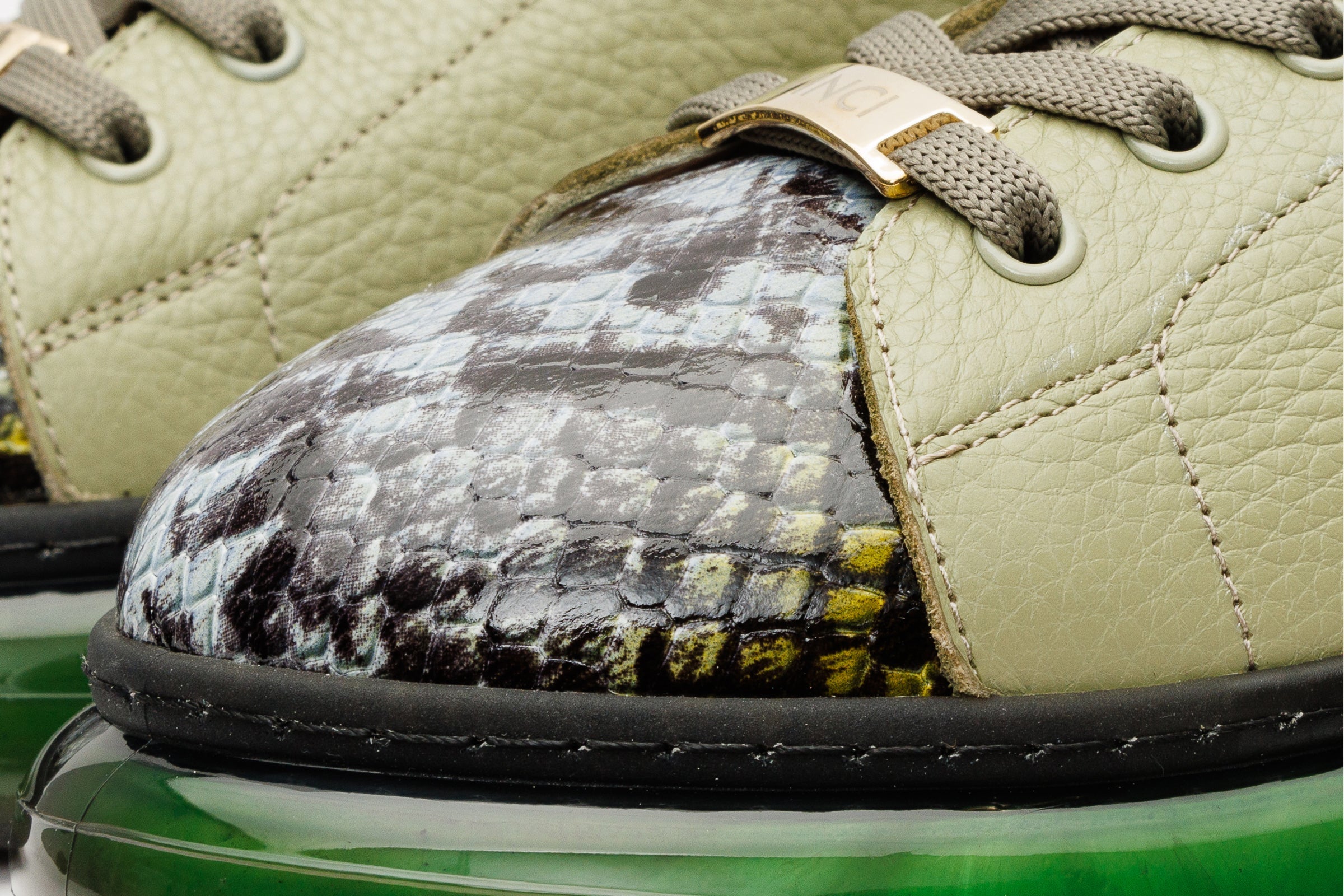 The Venezia Green Leather Women Sneaker