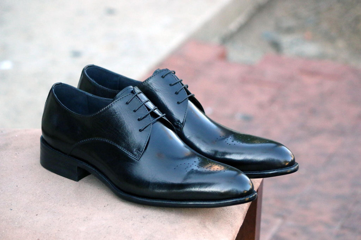 Ugo Vasare Burnished Calfskin Oxford - Black – product view 4