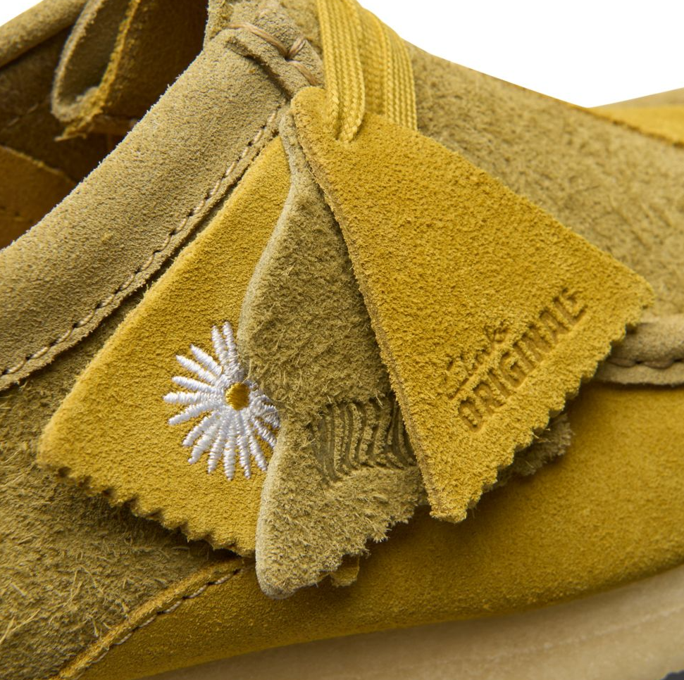 Clarks Originals Wallabee Men's Olive Combi Suede 26175842 — sole view