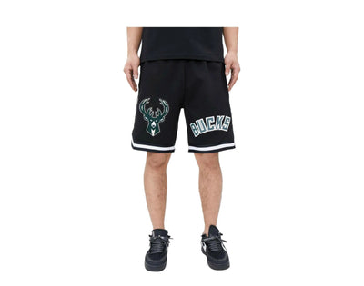 Pro Standard Milwaukee Bucks Classic Chenille Men Shorts Black
