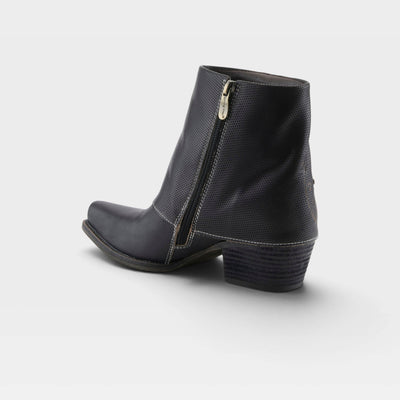 L'Artiste Buterflykisses Women's Boots — product view 14