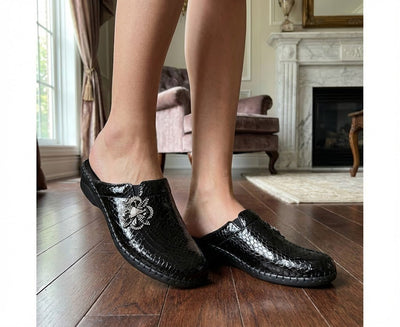 Roma Women’s Nubuck Comfort Slide