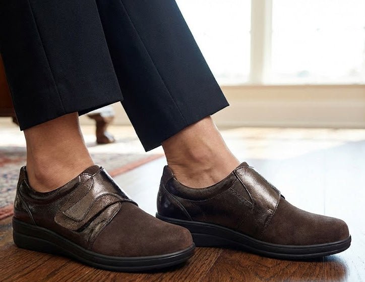 Regina Women’s Wide Toe Comfort Shoe