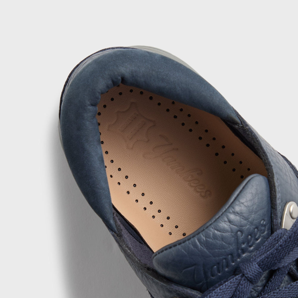 Clarks Originals x Ronnie Fieg 8th Street Sunderland Men's Navy 26185263 — detail view