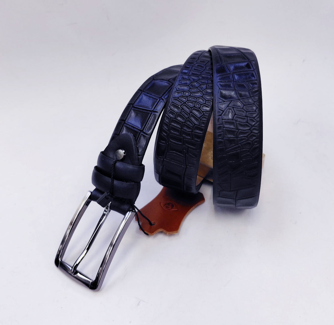 C&E Fashions  Maurice Crocodile Leather Belt - Navy