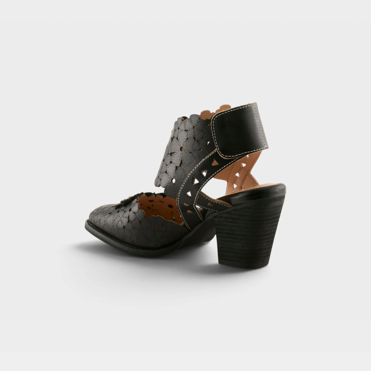 L'Artiste Distinction Sandals — product view 28