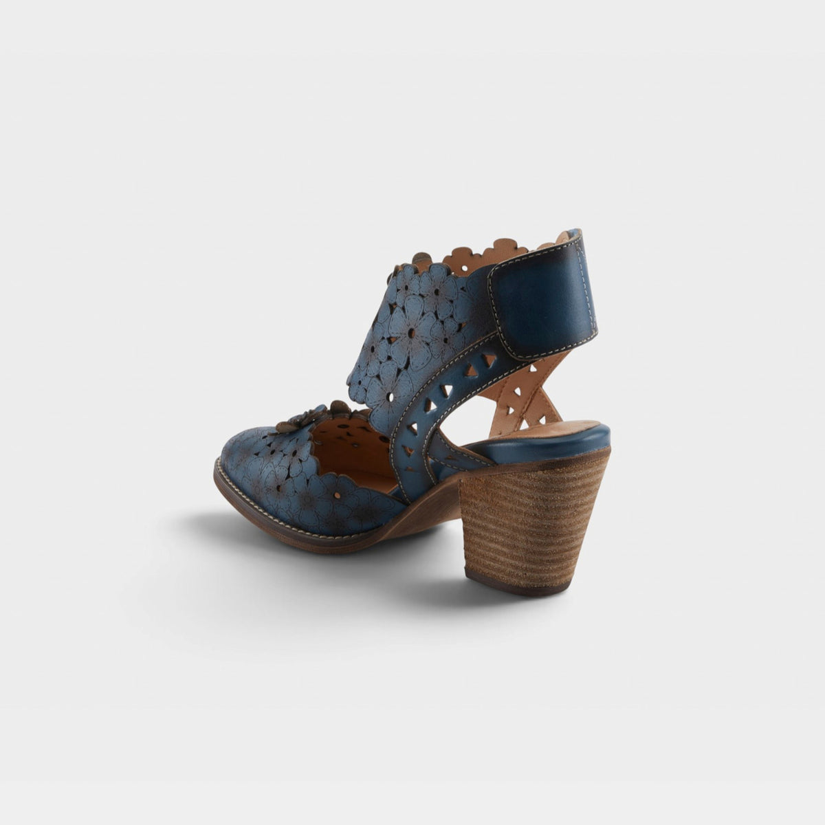 L'Artiste Distinction Sandals — product view 16