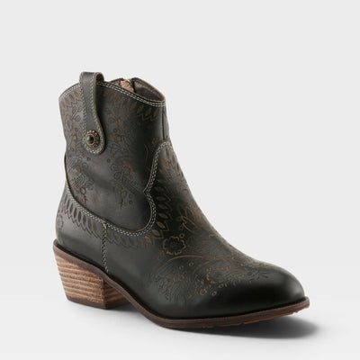 L'Artiste Galop Women's Boots — product view 1