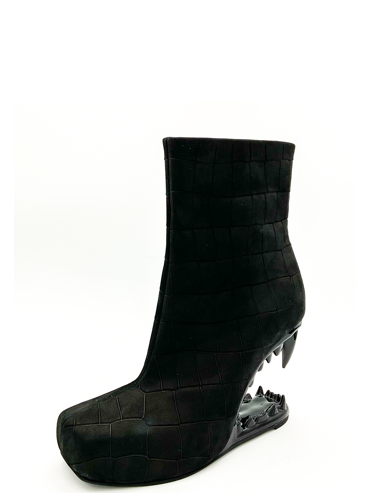 Charla Tedrick  Gnasher Boot – product view 2