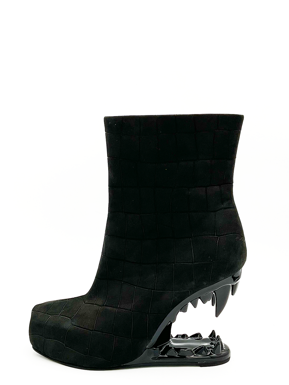 Charla Tedrick  Gnasher Boot – side view