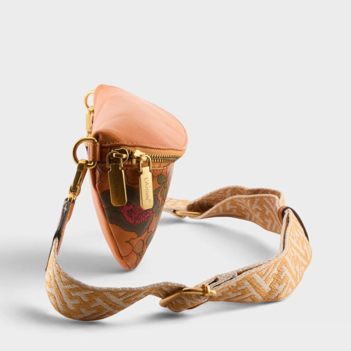 L'Artiste Artisan Women's Handbag — product view 8