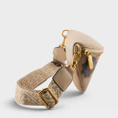 L'Artiste Artisanluv Women's Handbag — product view 3
