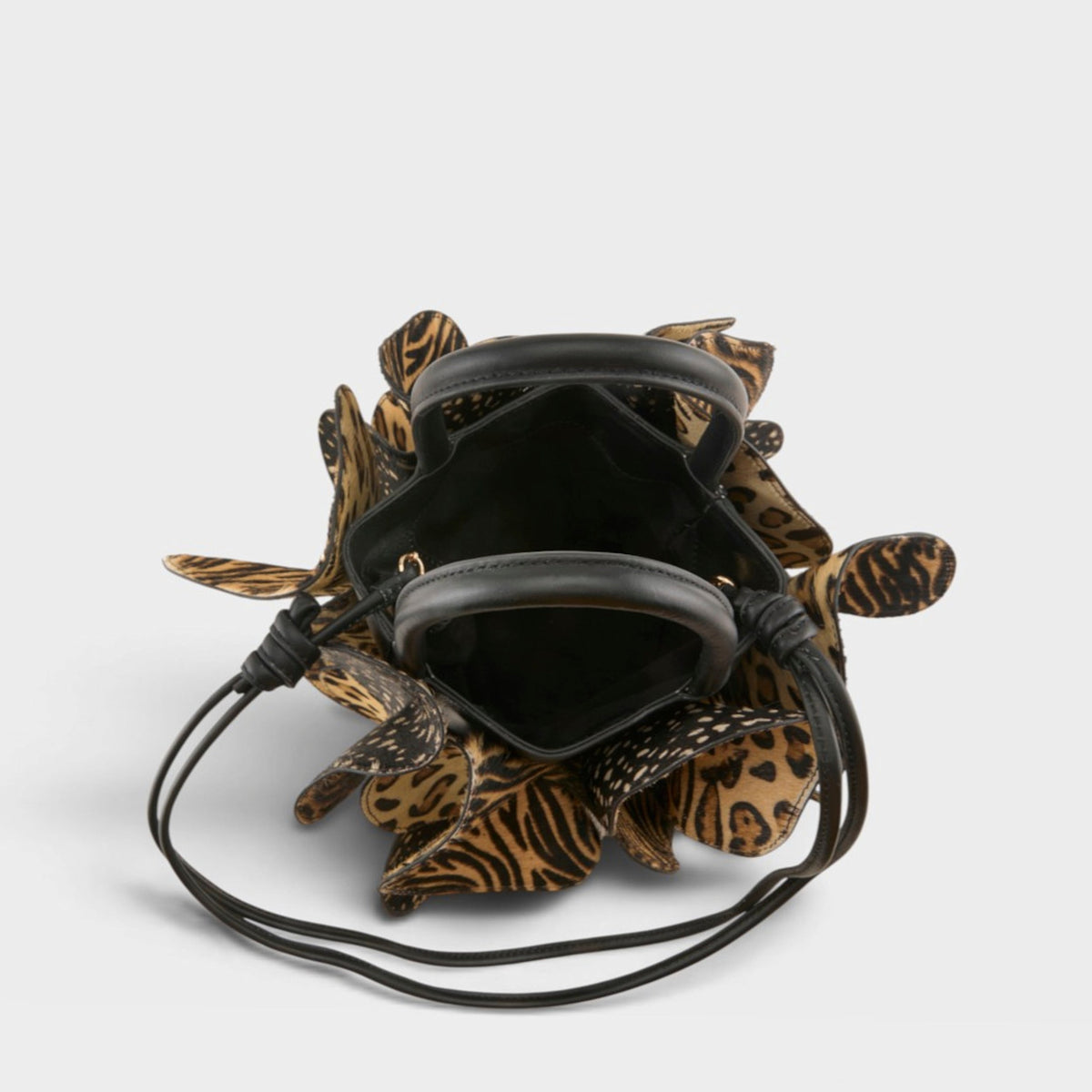 L'Artiste Flutter Handbag — product view 5