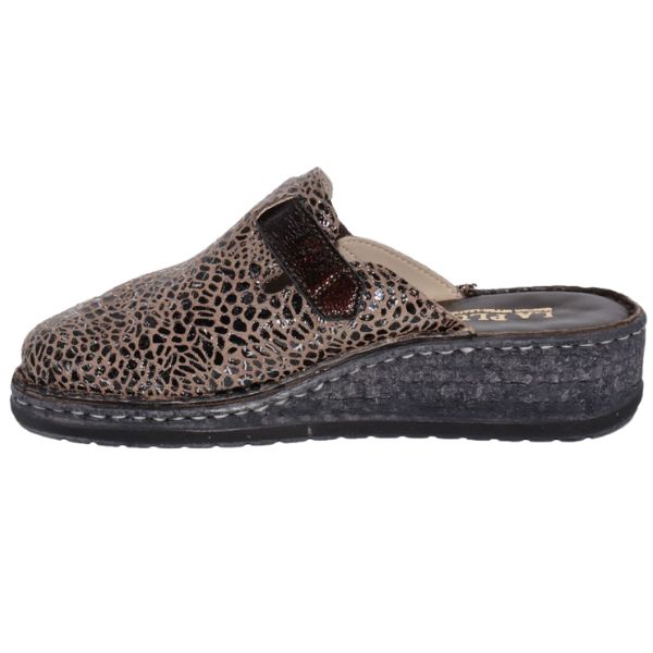 Hava Woman's Slip-On Leather Comfort Sandal