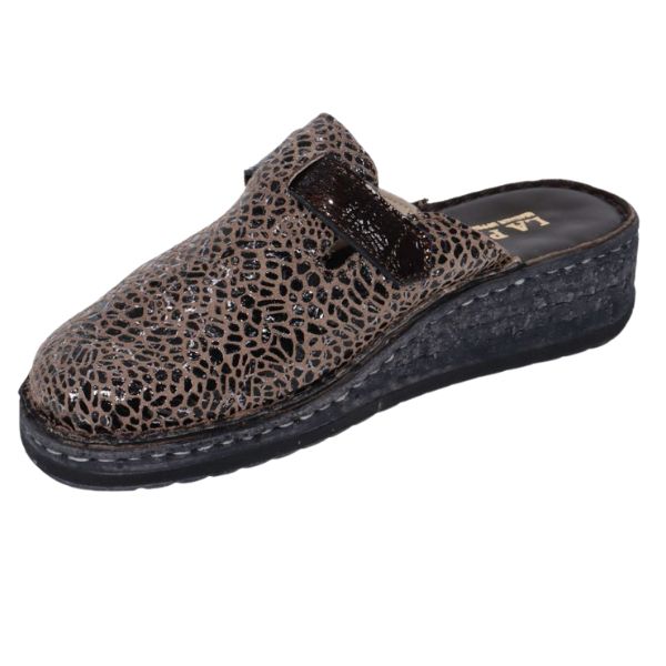 Hava Woman's Slip-On Leather Comfort Sandal