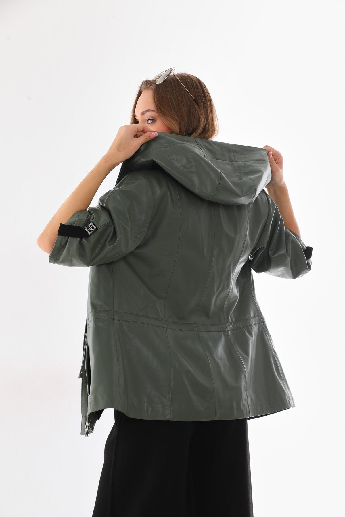 Vinci Leather The Hudson Olive Green Leather Women Jacket – product view 3