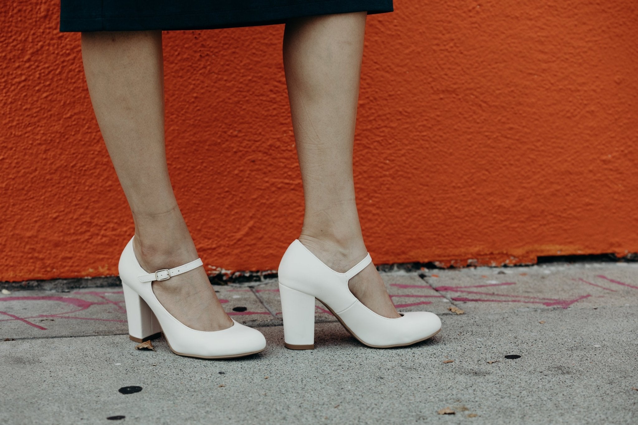 Skippy | White