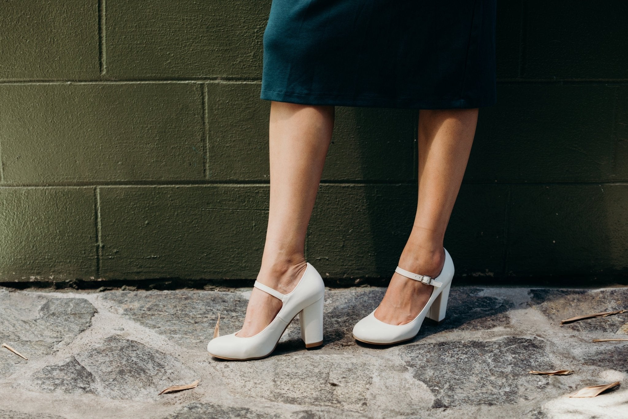 Skippy | White