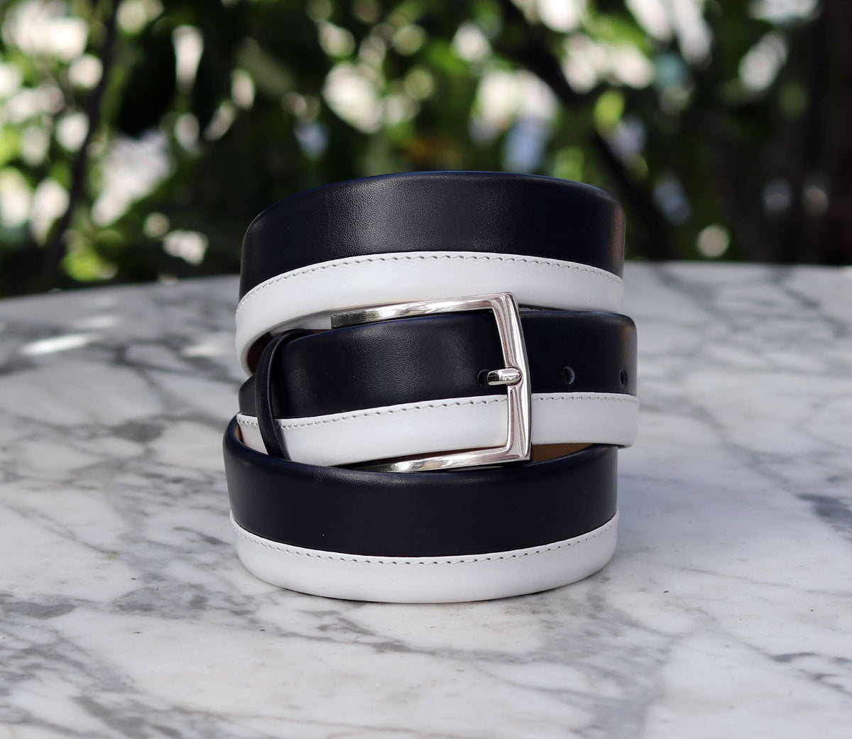 C&E Fashions  Maurice Two-Tone Calfskin Belt - Navy/White