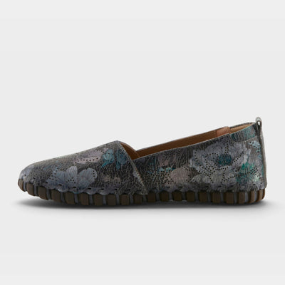 L'Artiste Modesty-Flow Women's Slip-On Shoes — product view 3