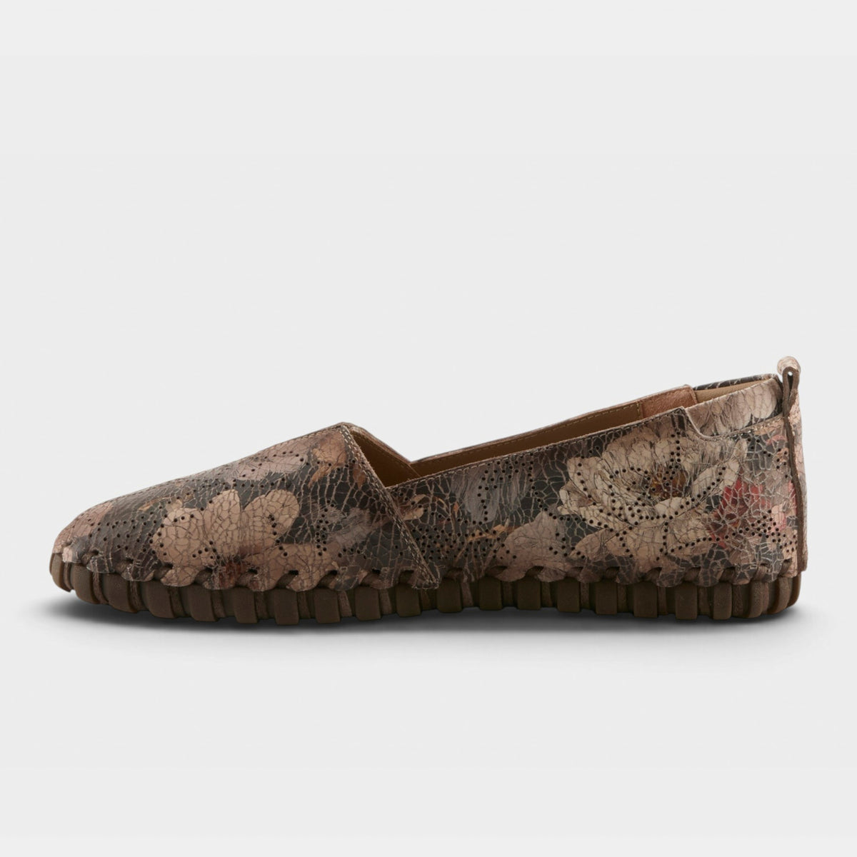 L'Artiste Modesty-Flow Women's Slip-On Shoes — product view 4