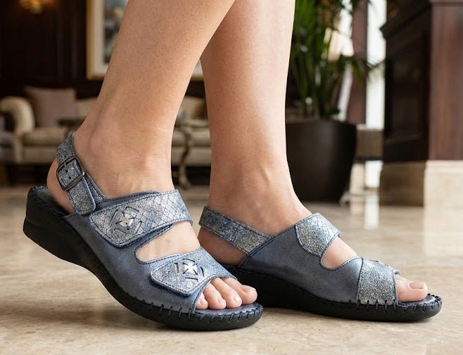Dusty Women’s Slingback Leather Sandal