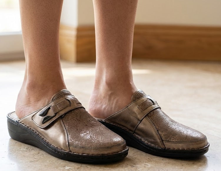 Joyce Women’s Leather Comfort Slide