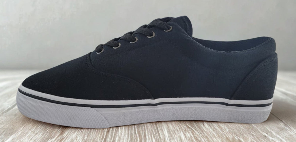 Lugz Vet (MVETCC-060) Black / White – Sole and Construction Detail