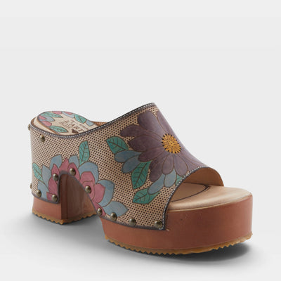 L'Artiste Teeshirt Sandals — product view 2