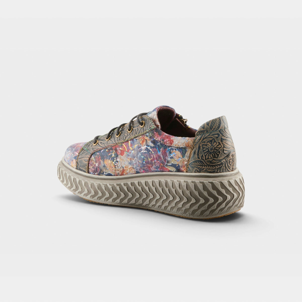 L'Artiste Tiretread Women's Sneakers — product view 9