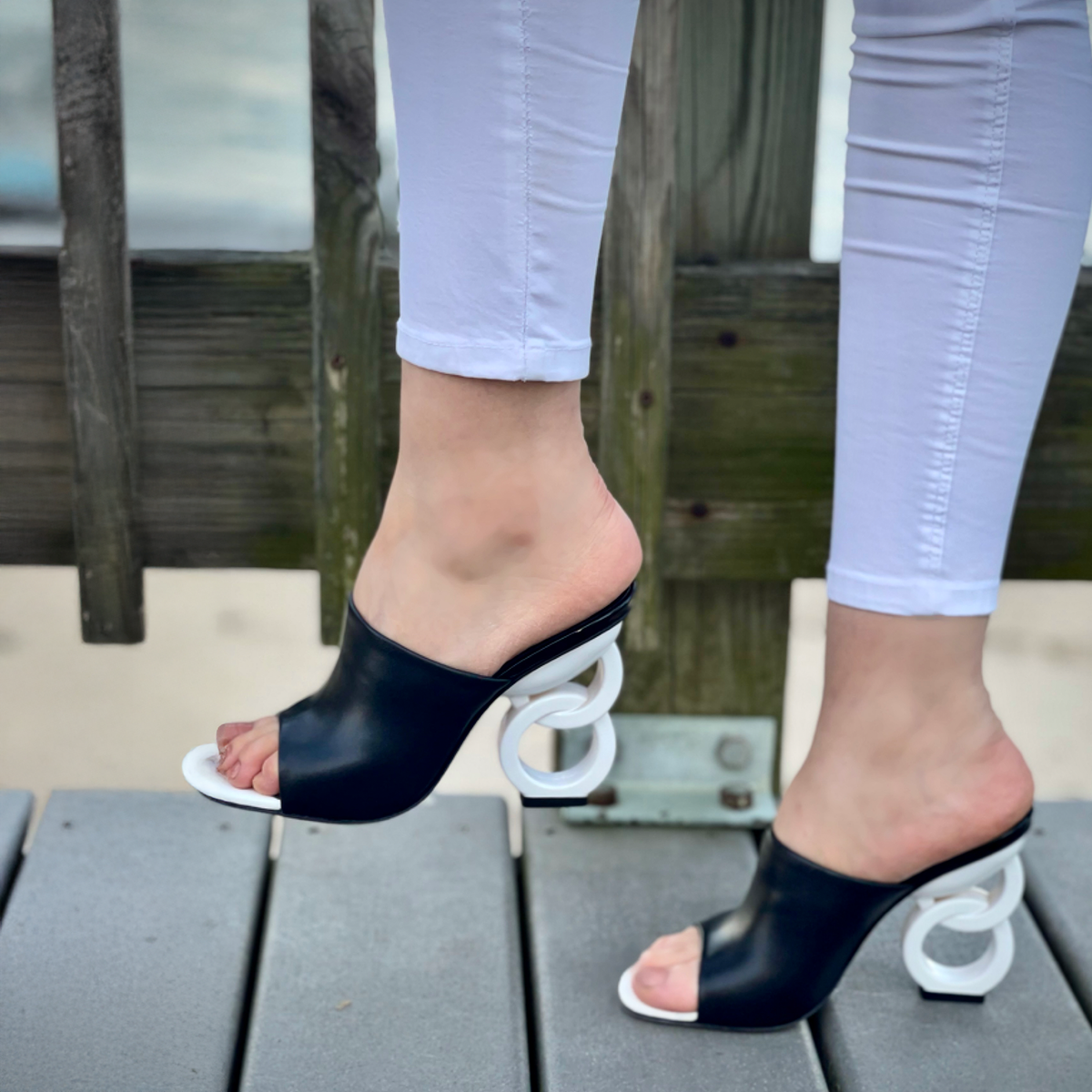 Vinci Leather The Cymmer Black Leather Women Sandal – product view 6