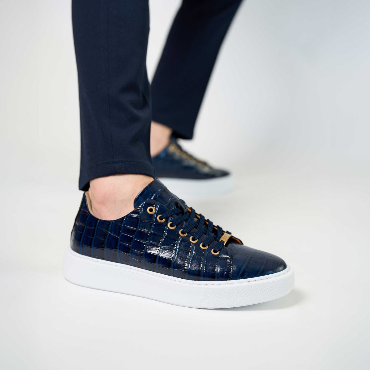 Vinci Leather The Dublin Blue Leather Men Sneaker – product view 5