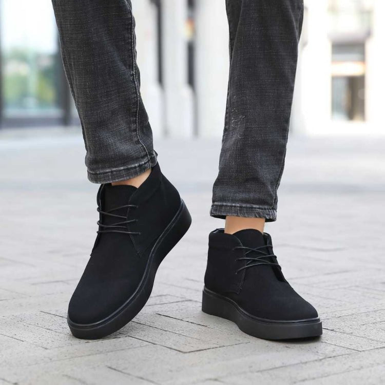 Amali Zale Men’s Black Suede Chukka Boots
