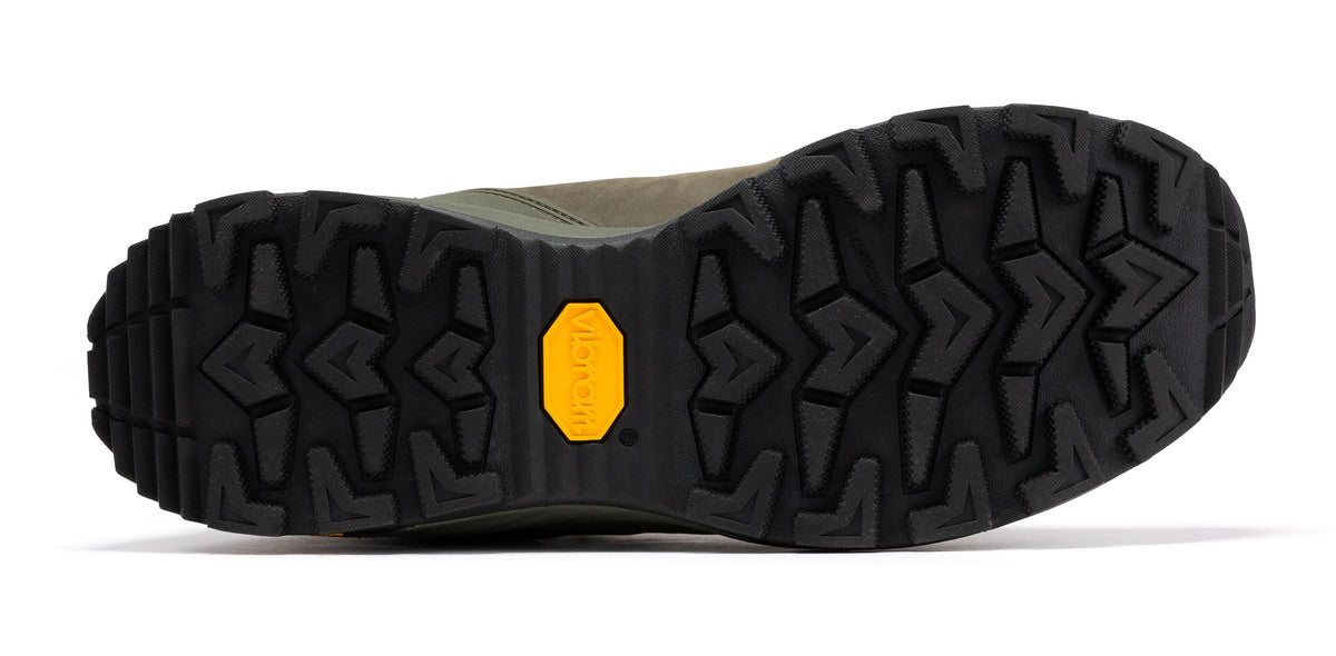 Botas Pro Olive 6 Inch Waterproof Hiking Boots with VIBRAM® Traction Lug Outsole  BP22123 – sole view