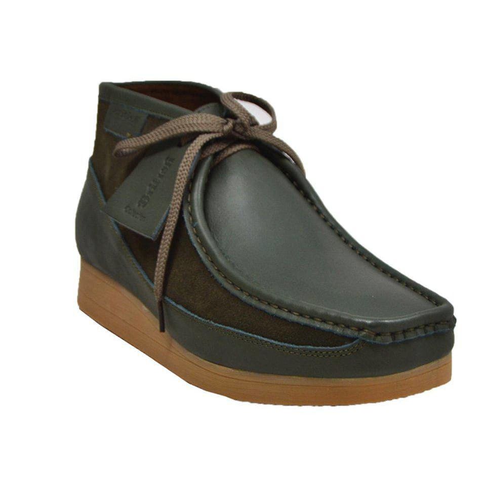British Walkers New Castle Men's Classic Moc Toe Leather and Suede Chukka Boots