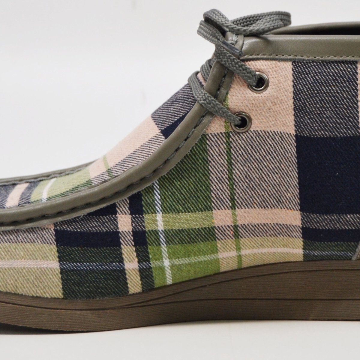 British Walkers New Castle Men's Limited Edition Multicolor Plaid Chukka Boot